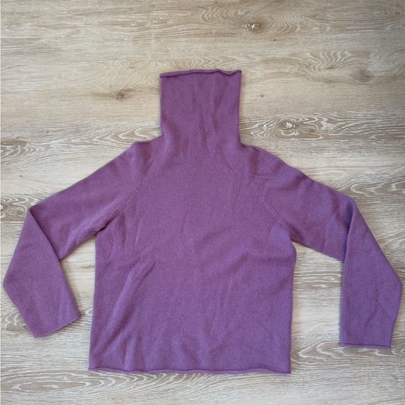 Vince Cashmere Turtleneck Sweater Size XS - Picture 9 of 10
